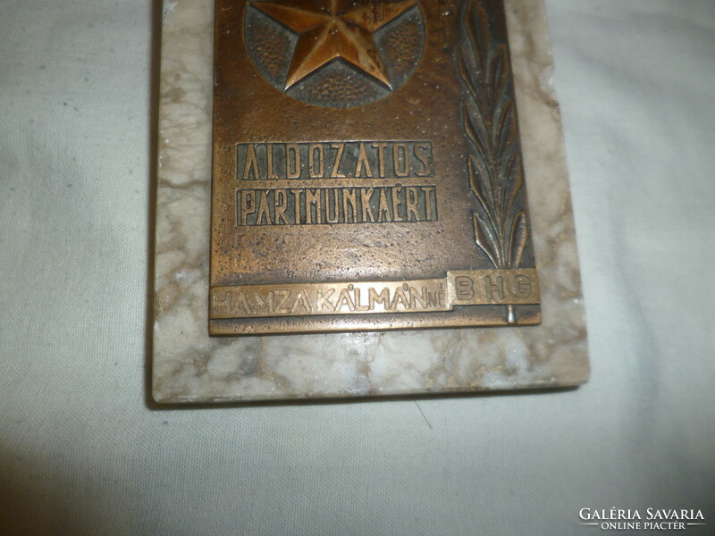 Régi 1970 es évek bronz plakett áldozatos pártmunkáért BHG gyár