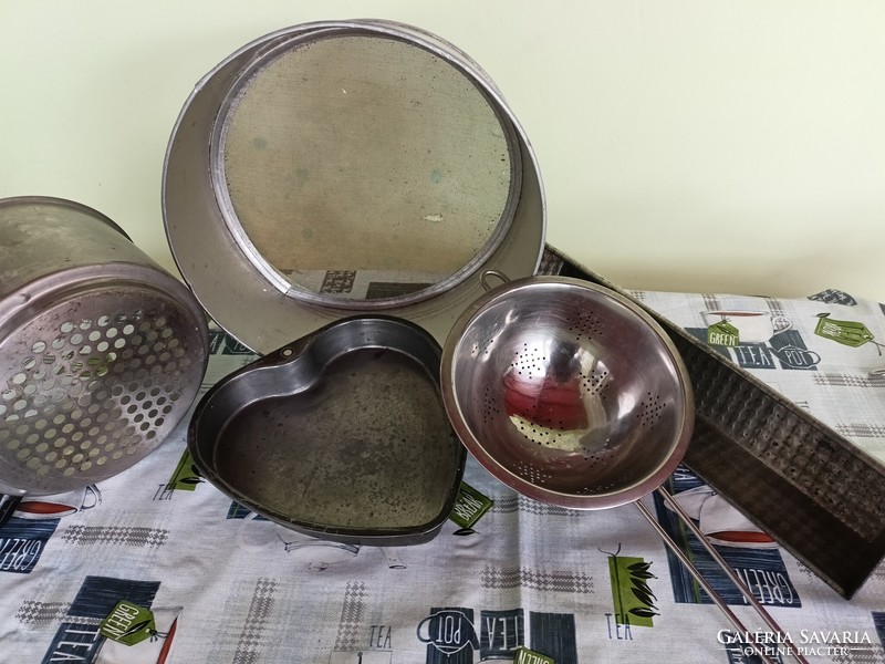 Old dishes and kitchen utensils together HUF 5,000