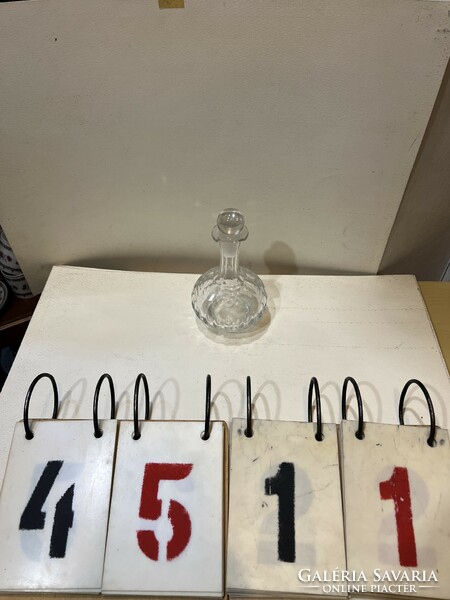Glass pourer, decanter, size 18 x 11 cm. 4511