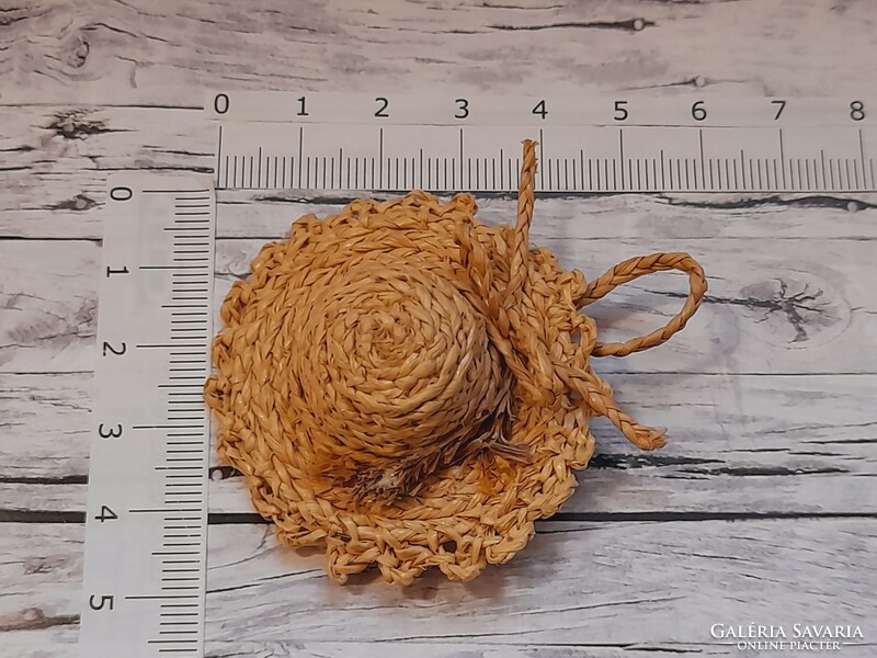 Brooch, straw hat