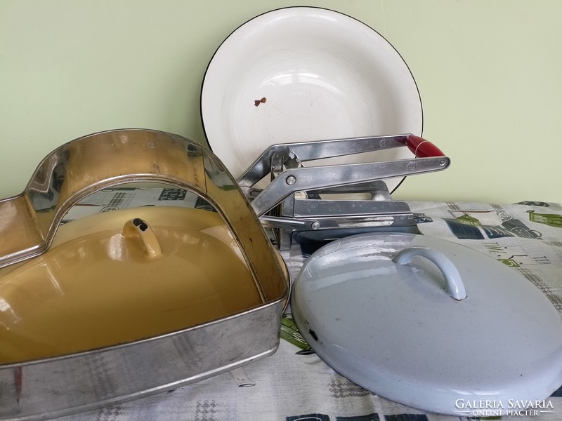 Old dishes and kitchen utensils together HUF 5,000