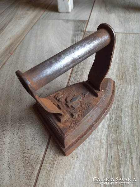 Magnificent antique push-on iron iii. (13.5X12x9.3 cm)