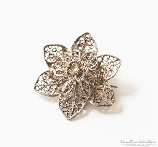 Silver-colored filigree flower brooch - vintage brooch, badge