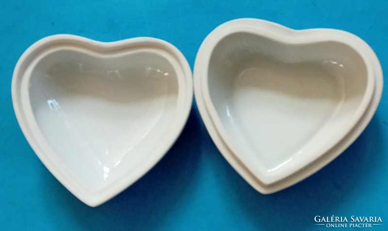 Zsolnay heart bonbonier