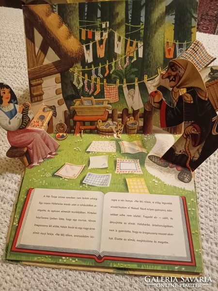 Snow White 3D storybook with cube drawings