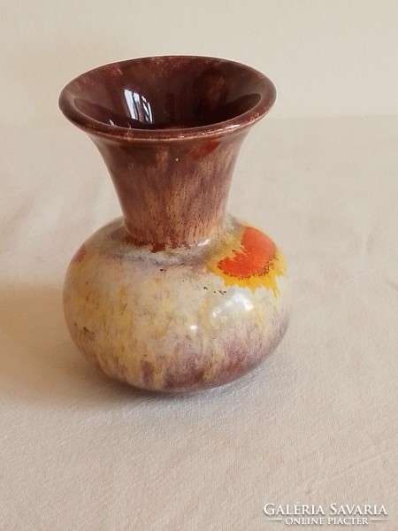Régi art deco ibolyás mini fajansz kerámia váza csurgatott mázas alul masszába nyomott formaszámmal