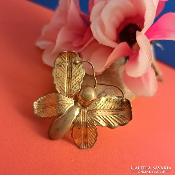 Gold-plated zircon brooch 3 cm