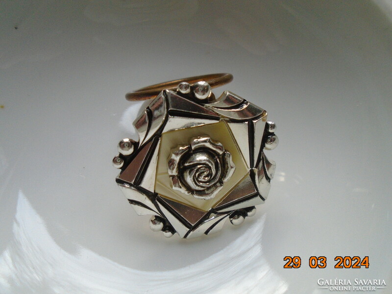 Silver-plated vintage scarf holder brooch with protruding rose, copper closing ring