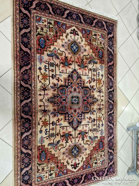 Hand-knotted 155x260 cm wool Persian rug z48