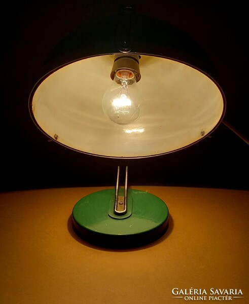 Retro asztali lámpa ALKUDHATÓ Art deco design