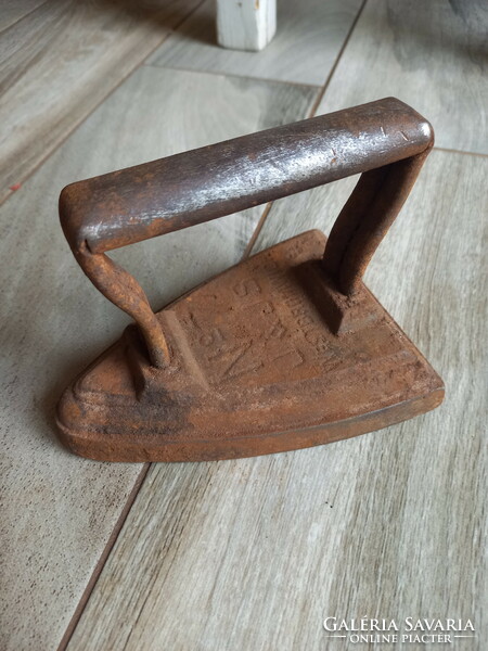 Gorgeous antique push-on iron (j&js)
