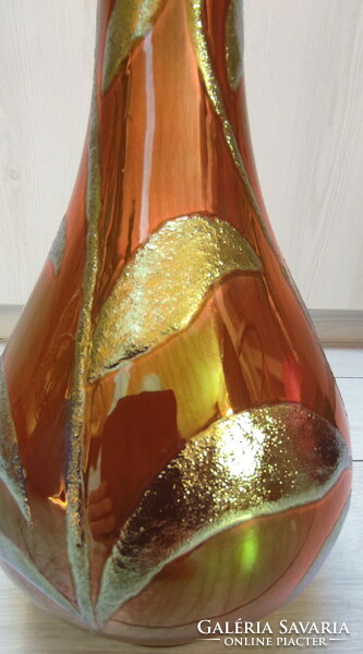 Zsolnay decorative vase with eosin brocade (glitter eosin) decoration.