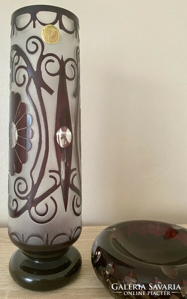 Dorohoi footed burgundy hand-cut crystal vase