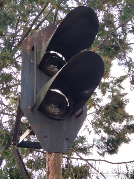 Old railway reversing signal light 3.7 meters.