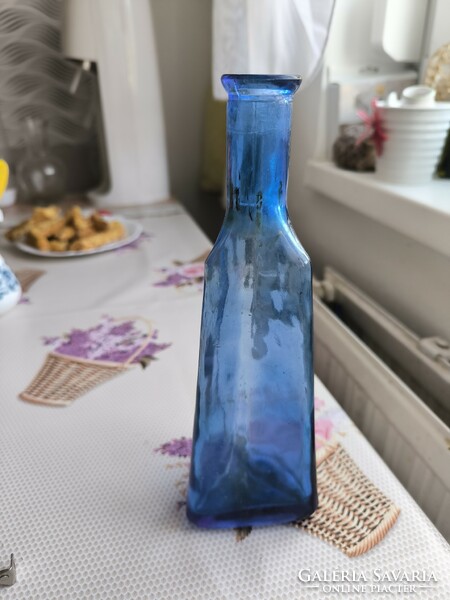 Üveg váza 3 db , kék, piros  eladó!