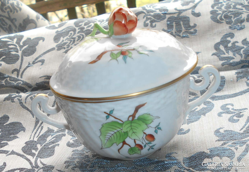 Herend soup cup or bonbonier with lid