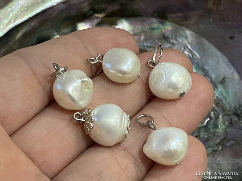 Gorgeous cultured pearl big eye pendants