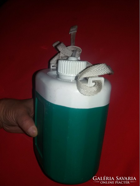 Retro hőmérséklet tárolós  termosz jellegű műanyag TÚRA kulacs magyar gyártmány a képek szerint