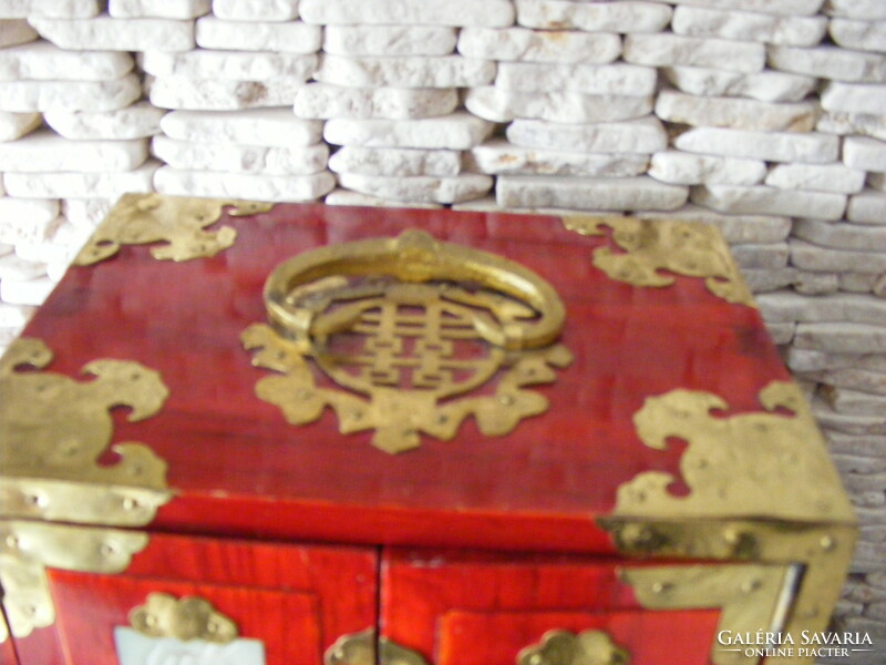 Kínai, Ázsiai magasfényű piros, réz  ékszeres doboz