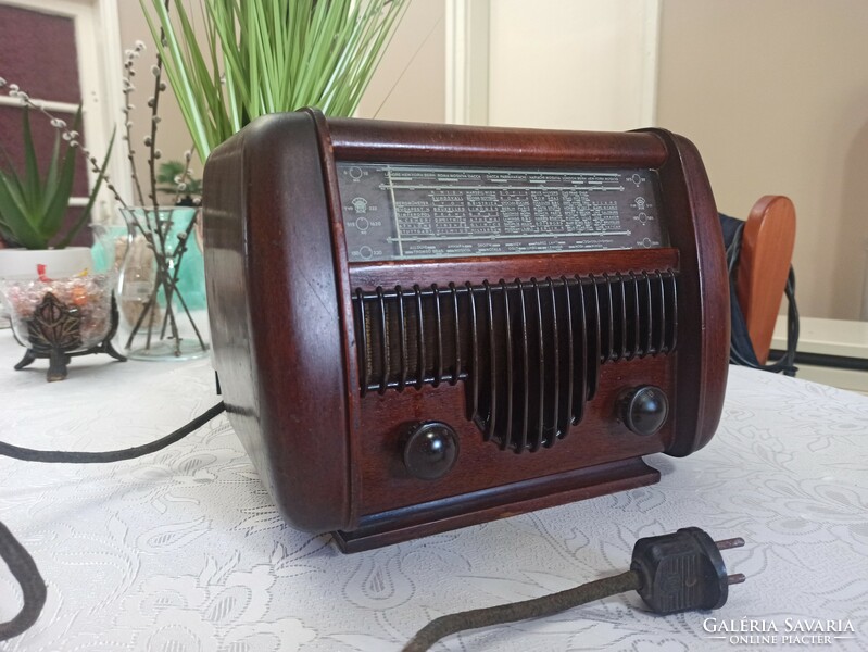 Nice old Orion 222 tube radio