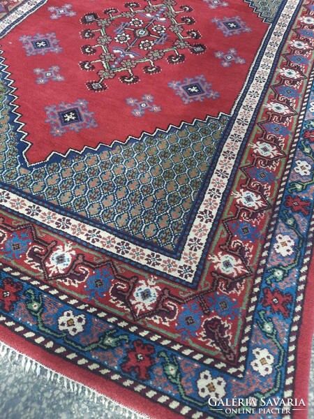 Gyönyörű marokkói berber kézi csomózású szőnyeg