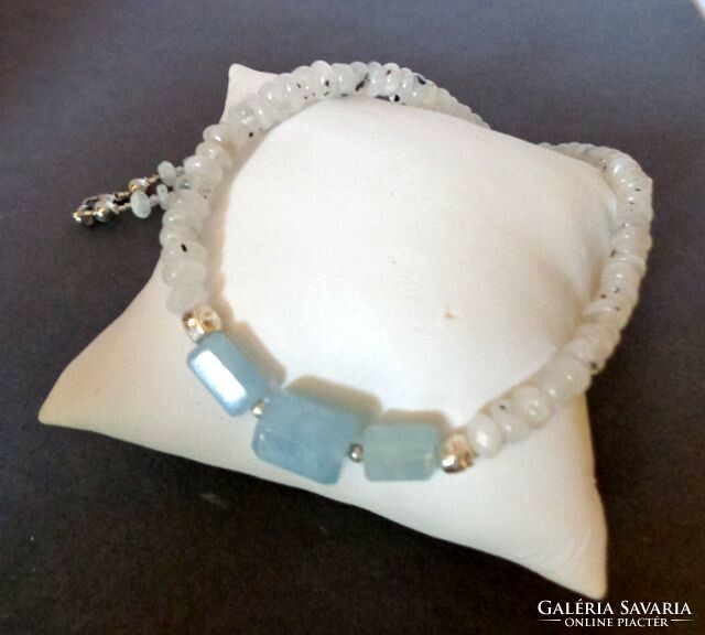 Aquamarine-moonstone mineral necklace