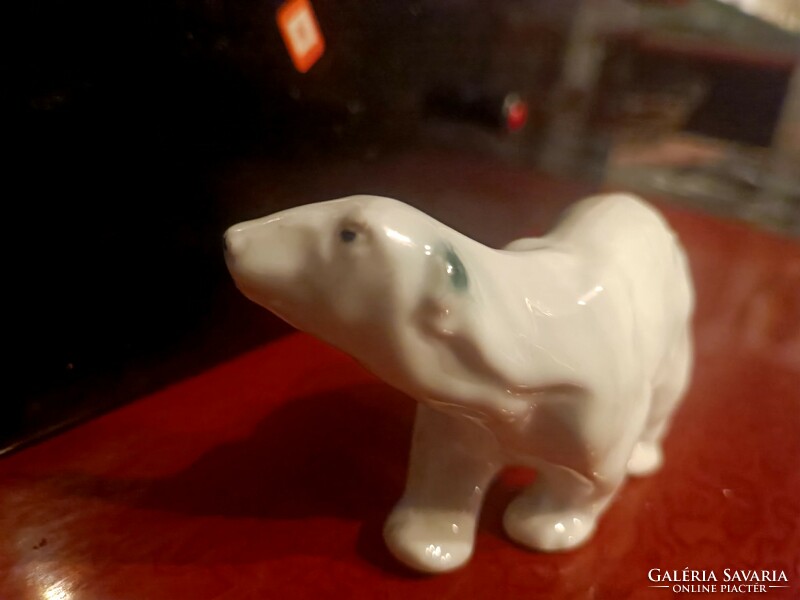 Porcelain polar bear