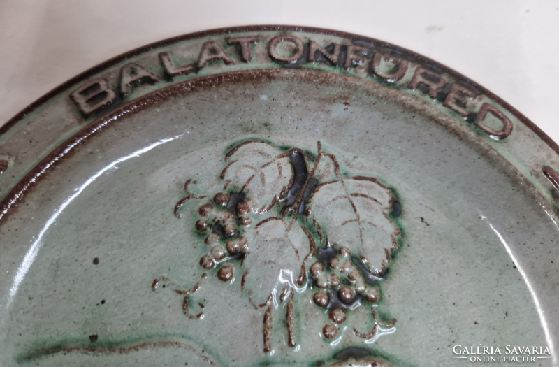 Balatonfüred 1975 feliratú jelzett kerámia tányér hibátlan állapotban