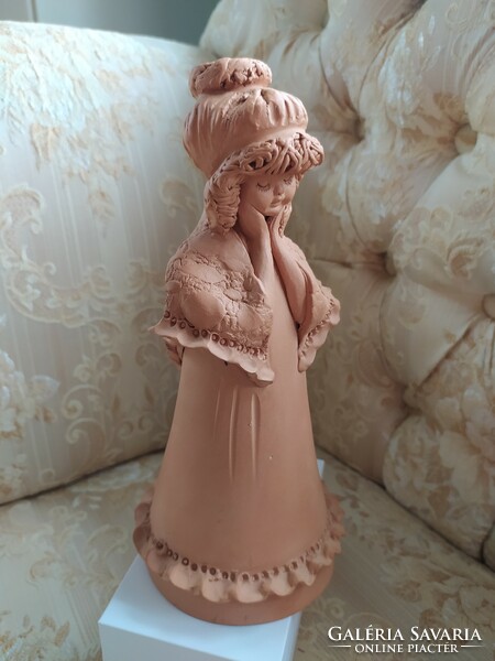 Fábián Zoja.: Kislány kendővel terrakotta szobor, hibátlan, jelzett, 24 cm
