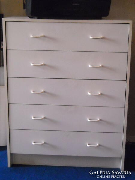 5 Chest of drawers