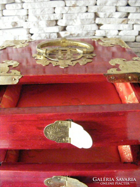 Chinese, Asian high-gloss red, copper jewelry box