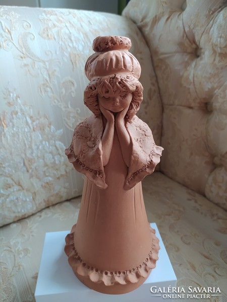 Fábián Zoja.: Kislány kendővel terrakotta szobor, hibátlan, jelzett, 24 cm