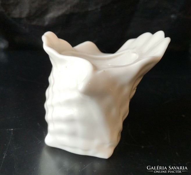 Fehér porcelán kagyló 7,5 cm magas
