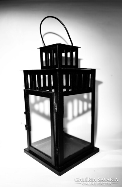 Beautiful black garden storm lamp! 27 cm high and 14 wide! With classic candle and LED bulb