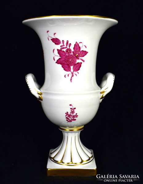 Great Heredni Appony patterned vase!