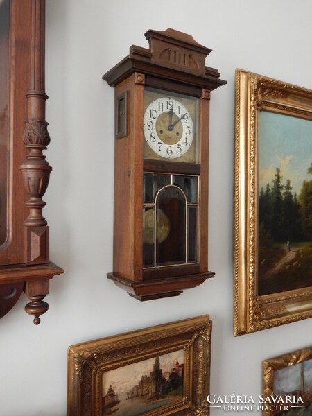 Also a video - a well-preserved, carefully maintained pendulum clock, the xx.Szd. From the beginning