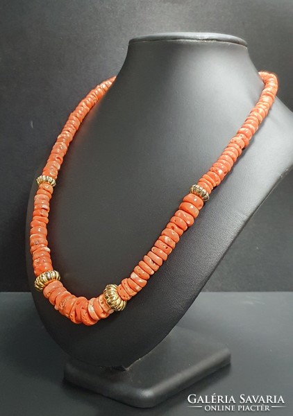Japanese aka, moro coral necklace. With certification.