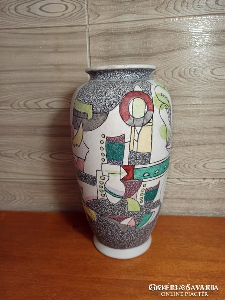 Special retro porcelain vase