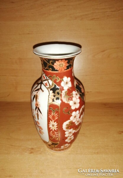 Chinese porcelain vase - 16 cm high (24/d)