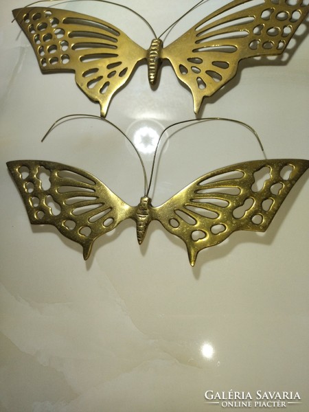 2 pieces of beautiful copper butterfly can be mounted on the wall