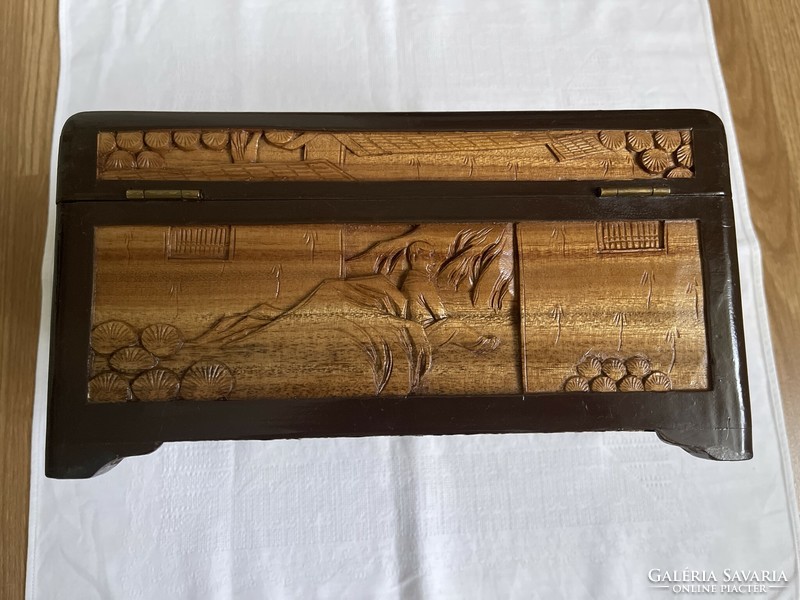 Gyönyörű antik Kinai faragott szantál fa doboz.