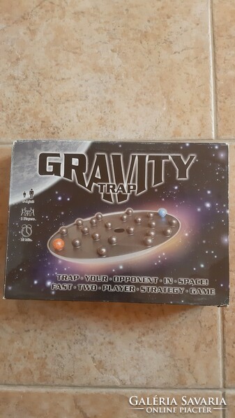 Gravity trap board game
