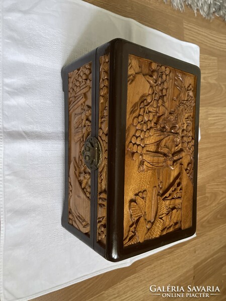 Gyönyörű antik Kinai faragott szantál fa doboz.