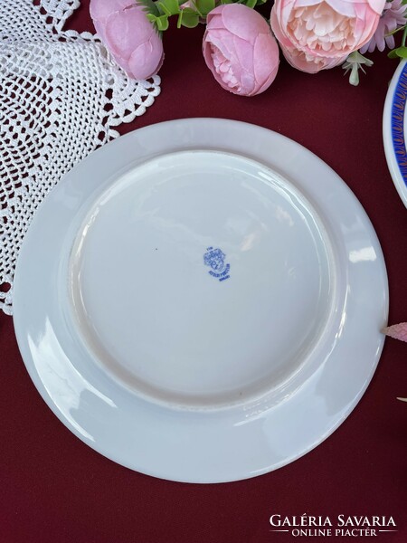 A rare Great Plains canteen-style passenger catering cake plate is a piece of nostalgia