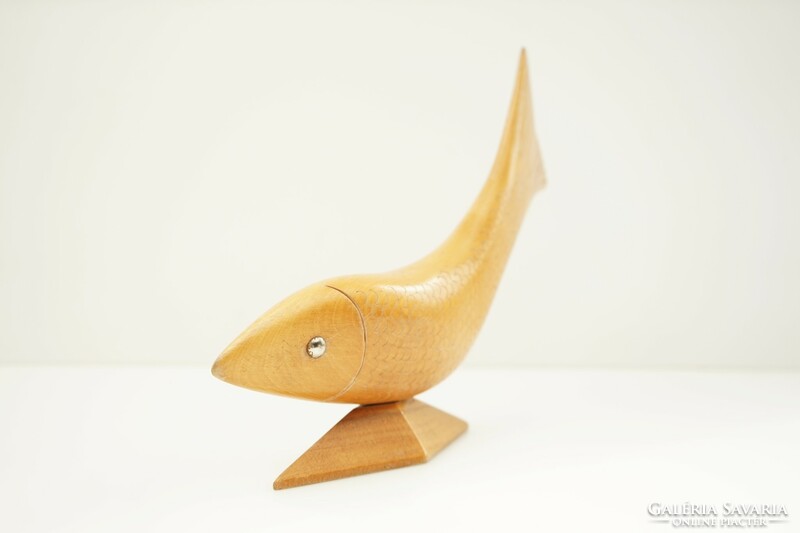 Mid century carved wooden fish statue / retro old / 21 cm high