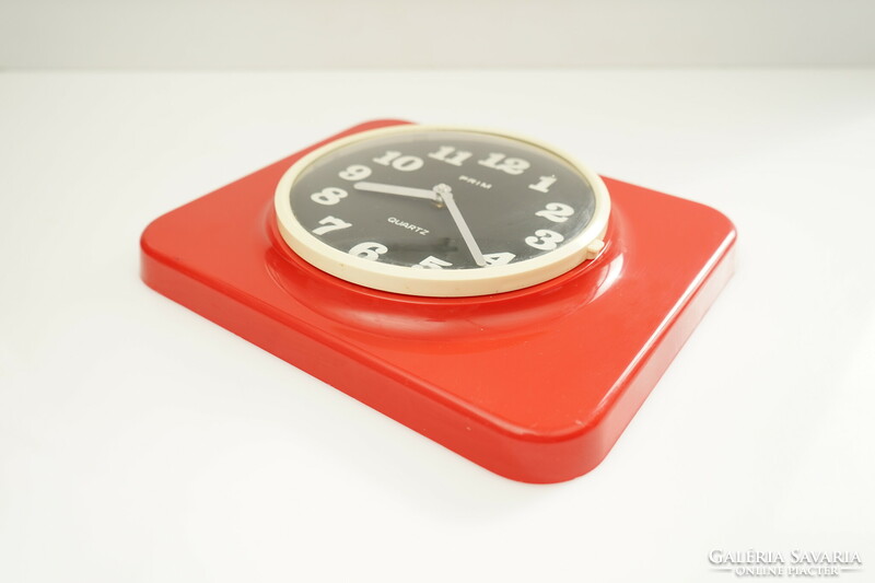 Retro red prim wall clock / plastic Czech / mid century / space age / old / pop art / 70s