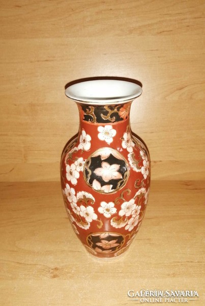 Chinese porcelain vase - 16 cm high (24/d)