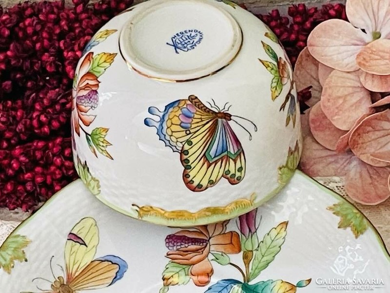 Antique Herend Victoria patterned tea cup set