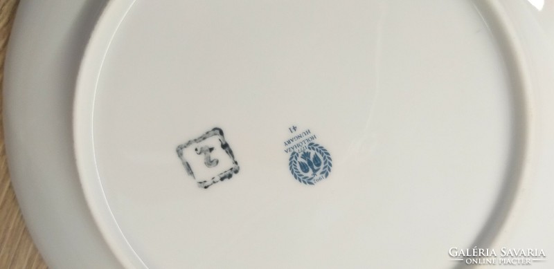 A set of porcelain cake plates with Ravenclaw patterns