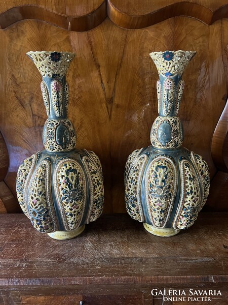 A pair of Zsolnay vases with a Persian pattern. From 1880.
